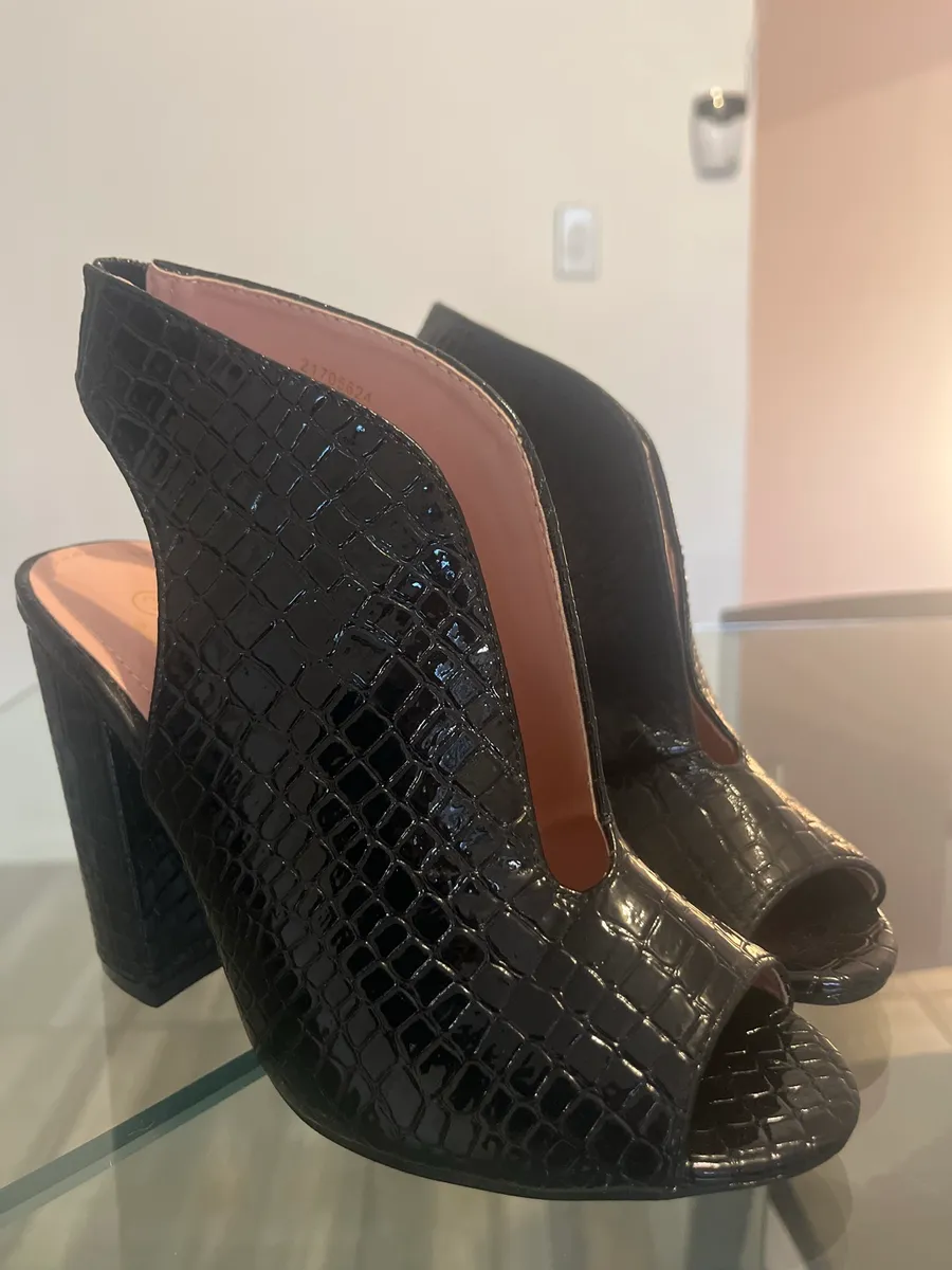 Black croc-embossed peep-toe block heels